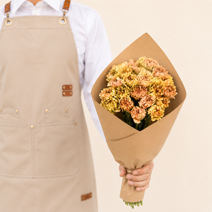 Lege Marrone Carnations