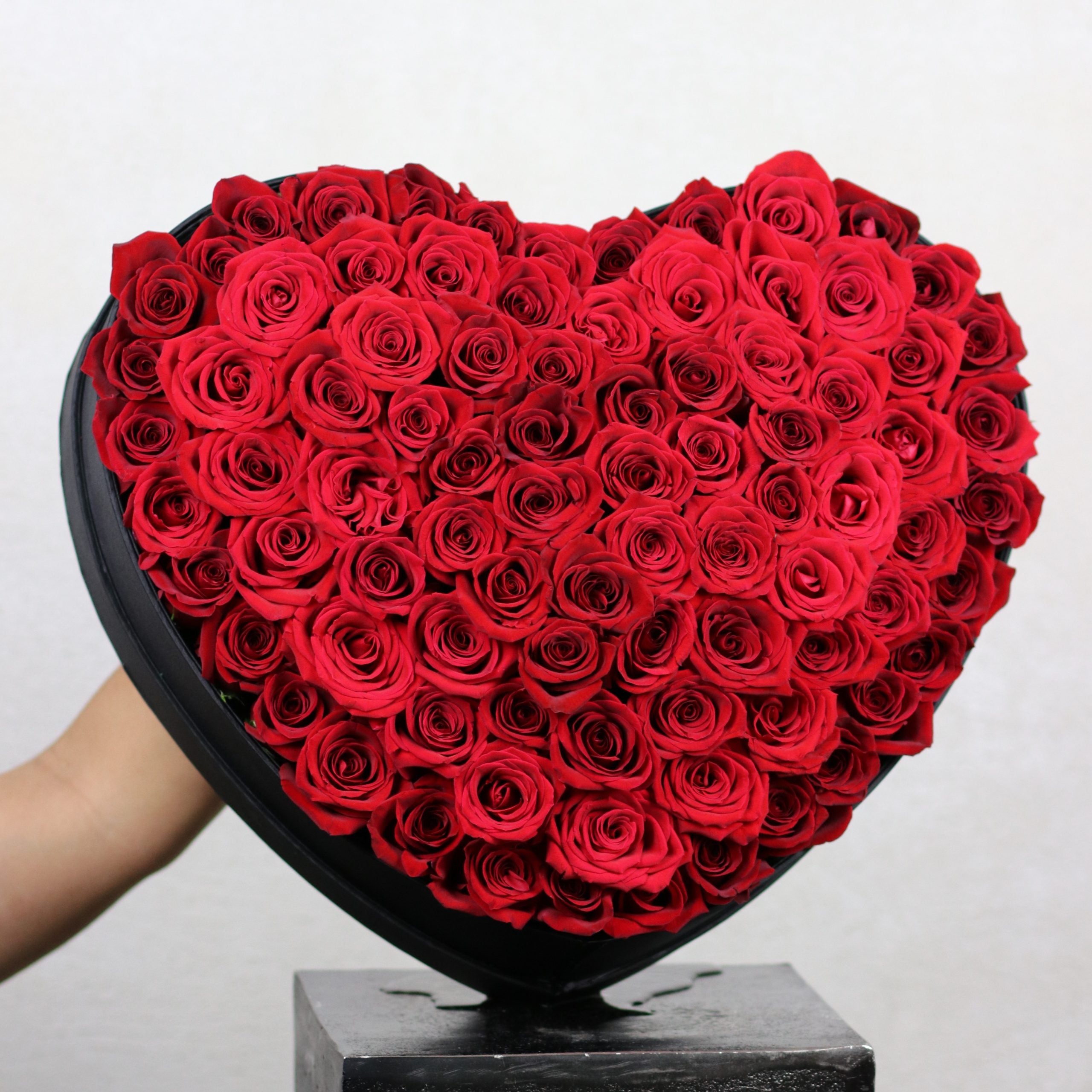 100 Red Roses Extravagant Heart Box