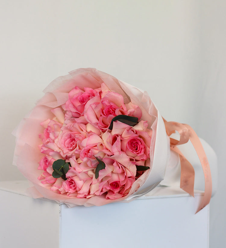 Pink roses bouquet